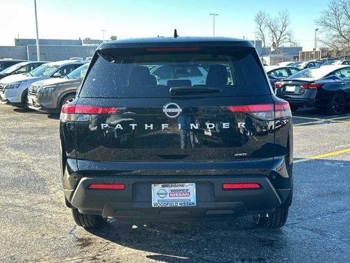 2025 Nissan Pathfinder S