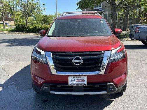 2023 Nissan Pathfinder SL