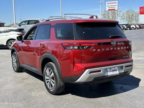 2023 Nissan Pathfinder SL