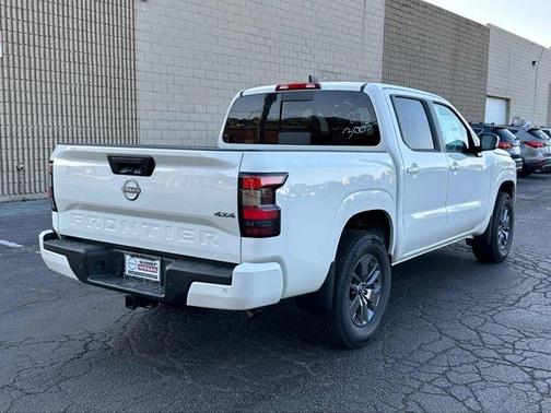 2025 Nissan Frontier SV