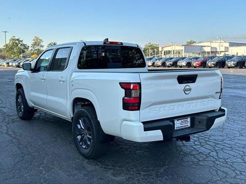 2025 Nissan Frontier SV