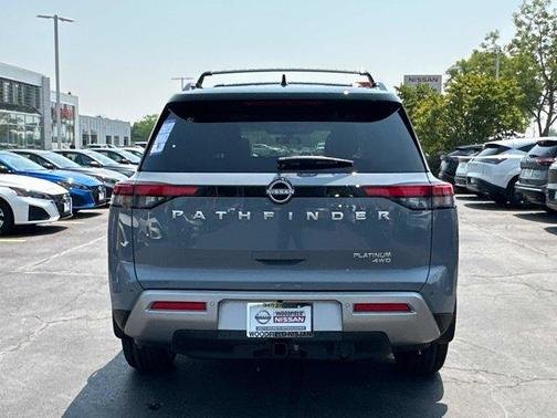 2025 Nissan Pathfinder Platinum