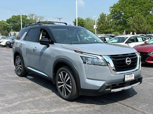 2025 Nissan Pathfinder Platinum