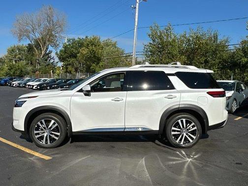 2025 Nissan Pathfinder Platinum