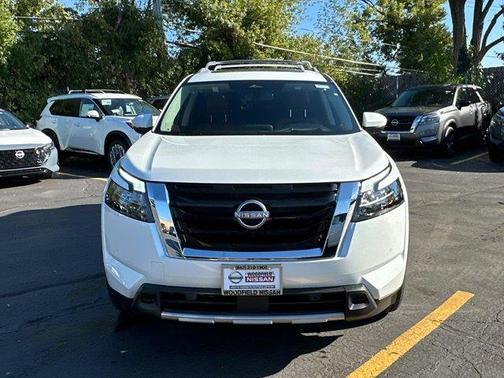 2025 Nissan Pathfinder Platinum