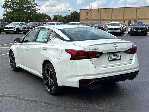 2025 Nissan Altima SR