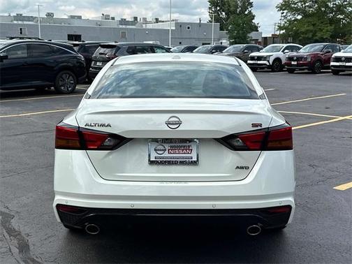 2025 Nissan Altima SR