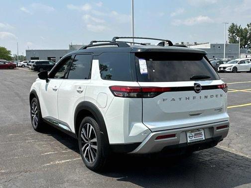 2025 Nissan Pathfinder Platinum