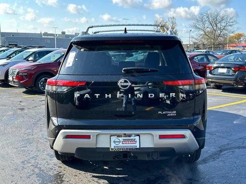 2025 Nissan Pathfinder Platinum