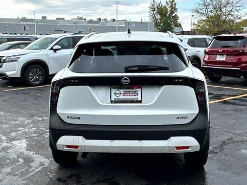 2026 Nissan Kicks SV
