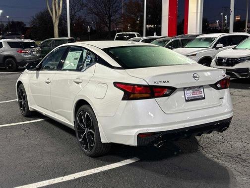 2025 Nissan Altima SR