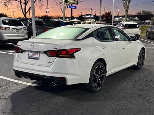2025 Nissan Altima SR