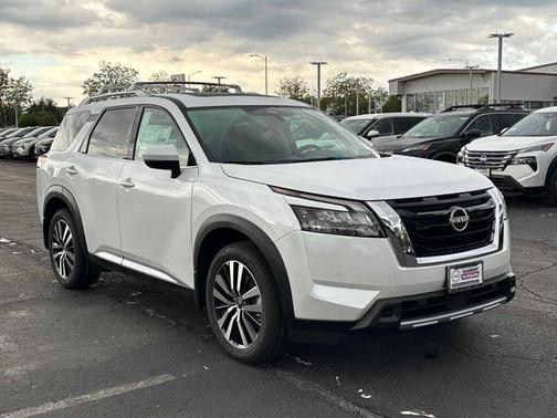 2025 Nissan Pathfinder Platinum