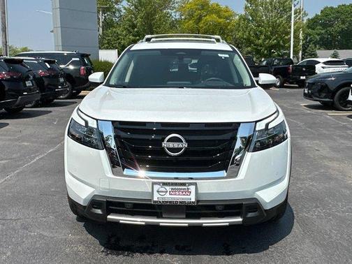 2025 Nissan Pathfinder Platinum