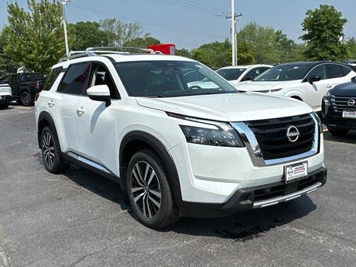 2025 Nissan Pathfinder Platinum