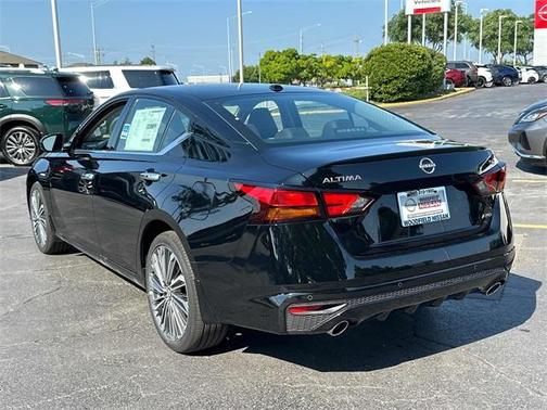2025 Nissan Altima SL