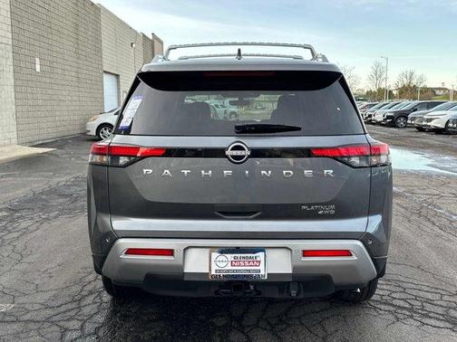 2025 Nissan Pathfinder Platinum