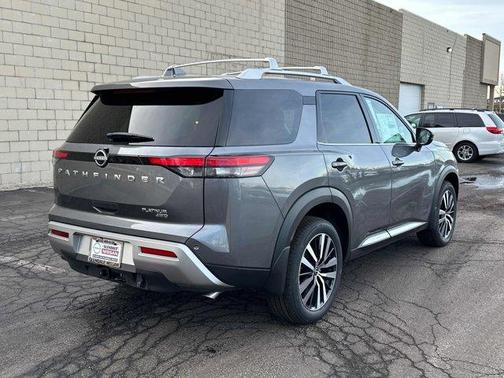 2025 Nissan Pathfinder Platinum