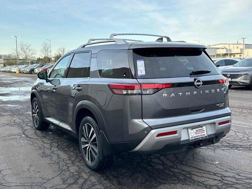 2025 Nissan Pathfinder Platinum