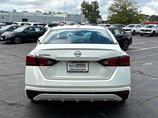 2025 Nissan Altima SV