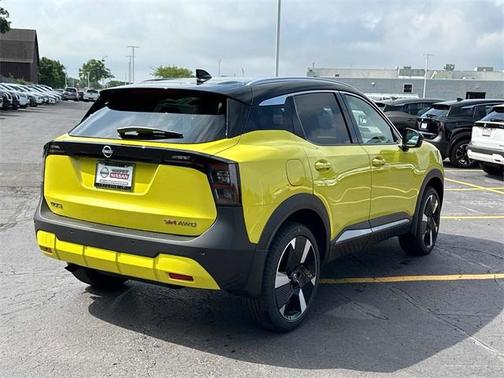 2025 Nissan Kicks SR