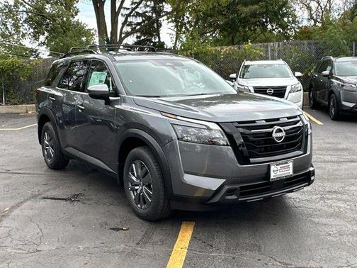 2025 Nissan Pathfinder SV