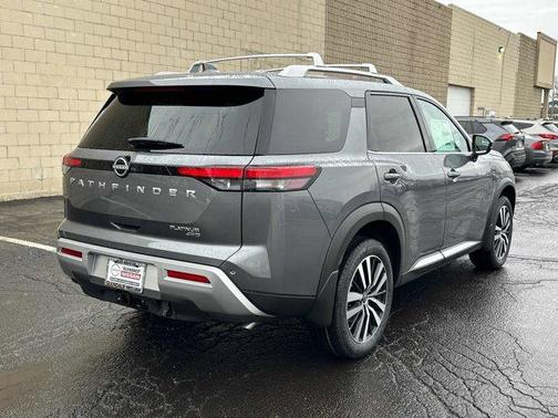 2025 Nissan Pathfinder Platinum