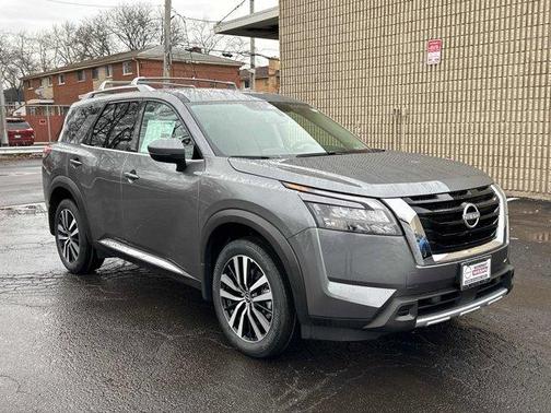 2025 Nissan Pathfinder Platinum