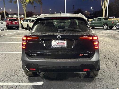 2025 Nissan Kicks SR