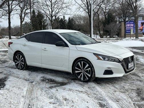 2022 Nissan Altima 2.5 SR