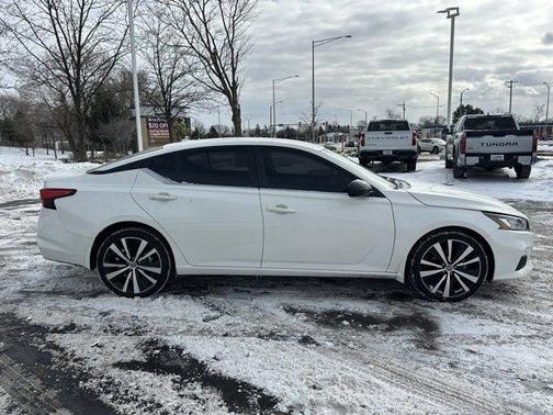 2022 Nissan Altima 2.5 SR