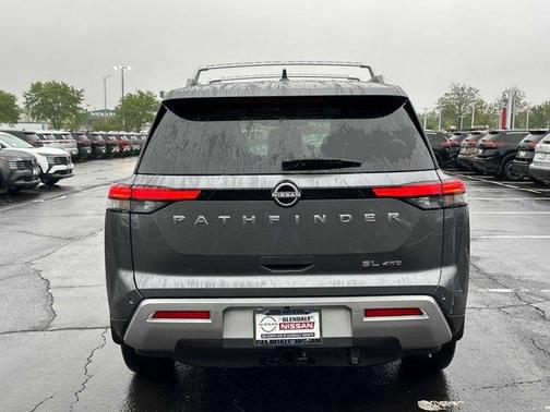 2025 Nissan Pathfinder SL