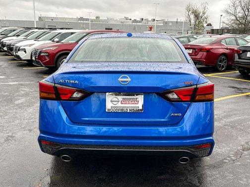 2025 Nissan Altima SR