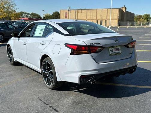 2025 Nissan Altima SR
