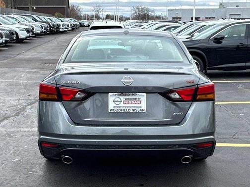 2025 Nissan Altima SR