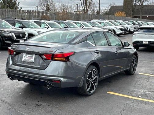 2025 Nissan Altima SR