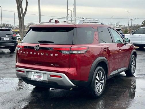 2023 Nissan Pathfinder SL