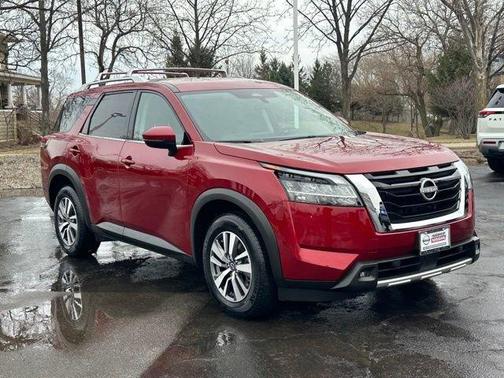 2023 Nissan Pathfinder SL