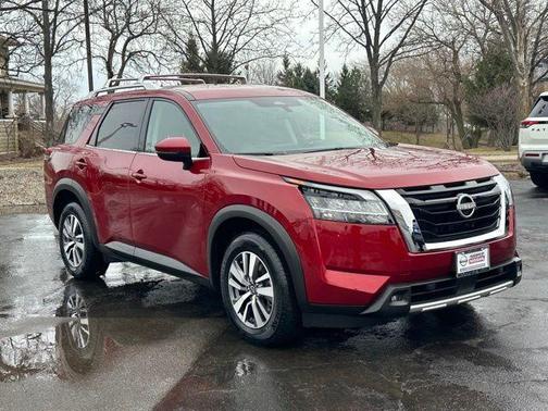 2023 Nissan Pathfinder SL