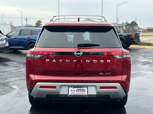 2023 Nissan Pathfinder SL