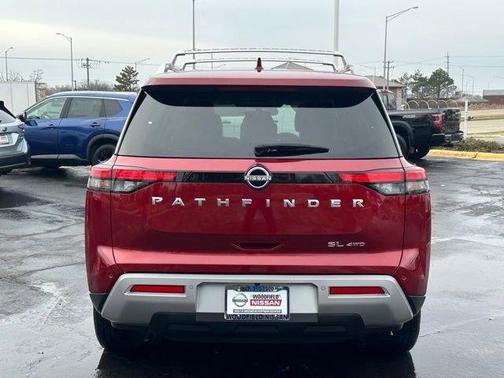 2023 Nissan Pathfinder SL