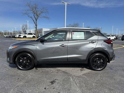 2022 Nissan Kicks SV