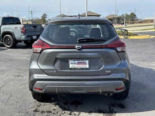 2022 Nissan Kicks SV