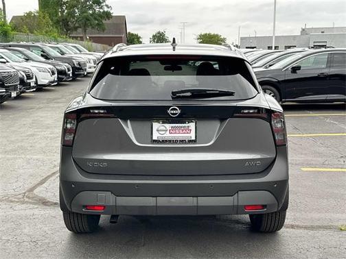2025 Nissan Kicks SV