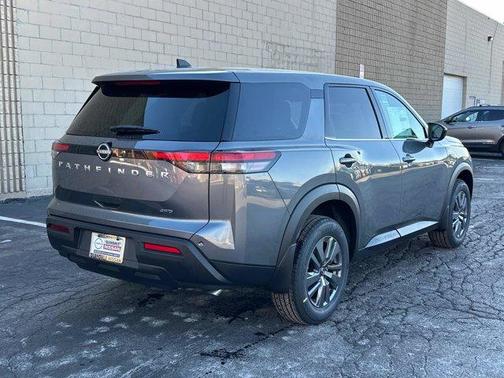 2025 Nissan Pathfinder S