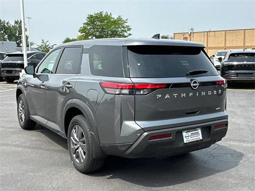 2025 Nissan Pathfinder S