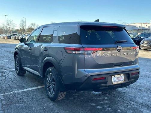 2025 Nissan Pathfinder S