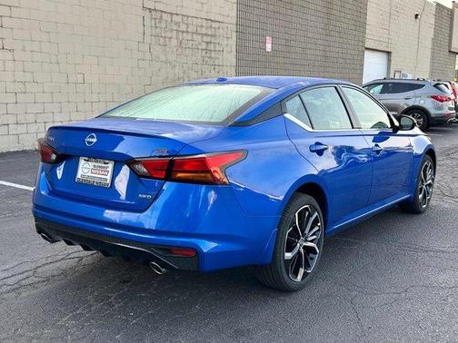 2025 Nissan Altima SR