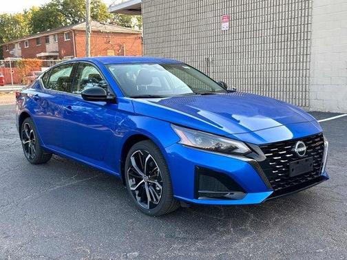 2025 Nissan Altima SR