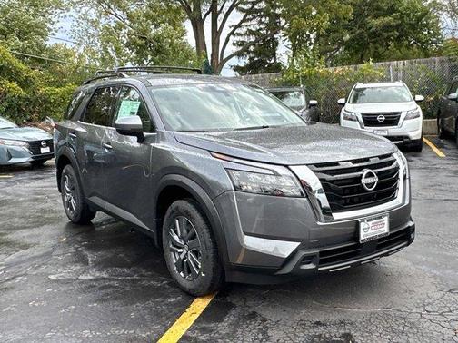 2025 Nissan Pathfinder SV